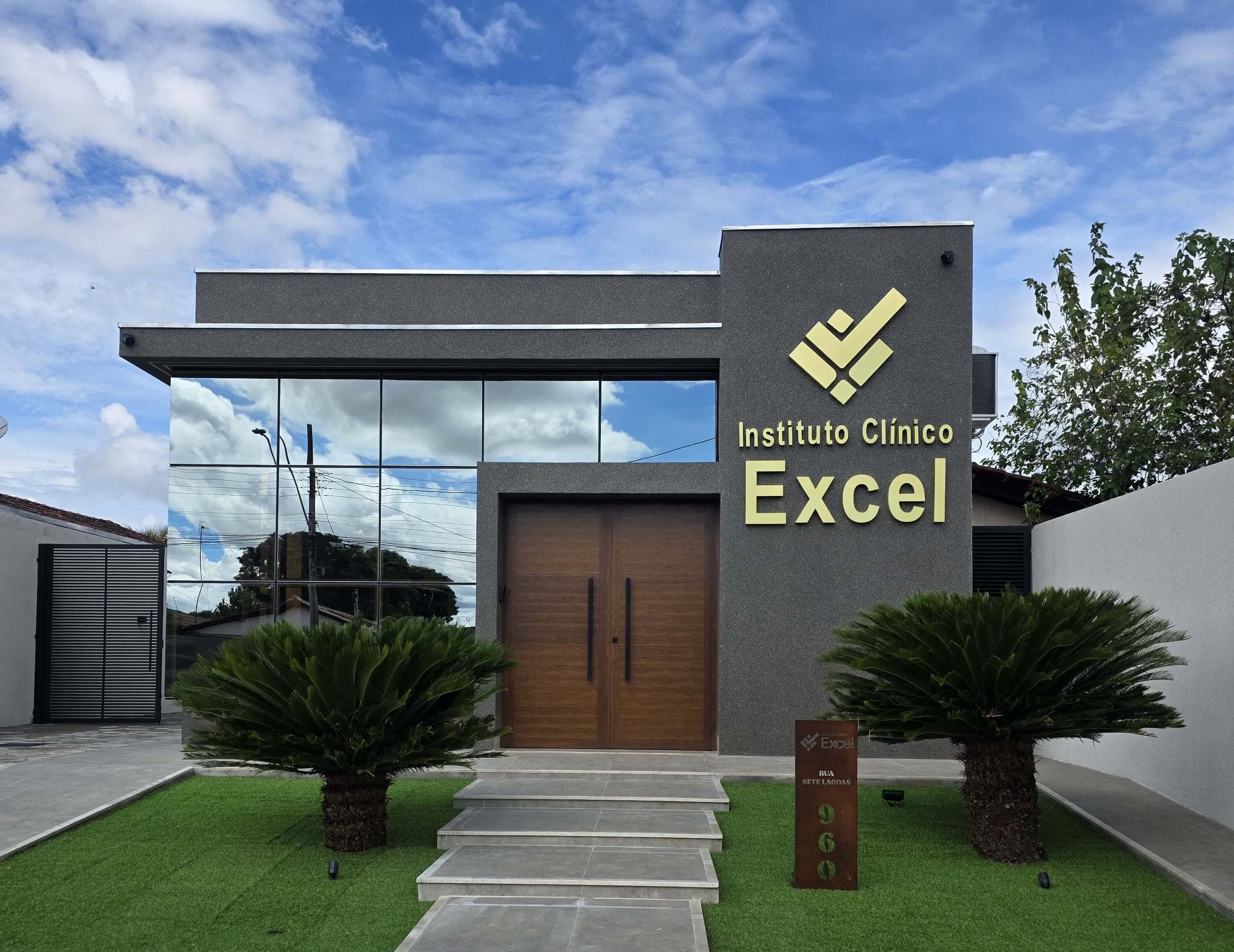 Fachada do Instituto Clínico Excel em Pirapora